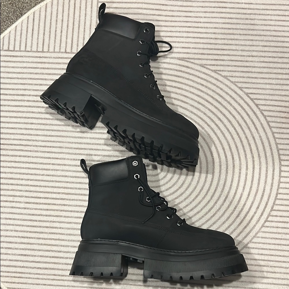Timberland Black Platform boots